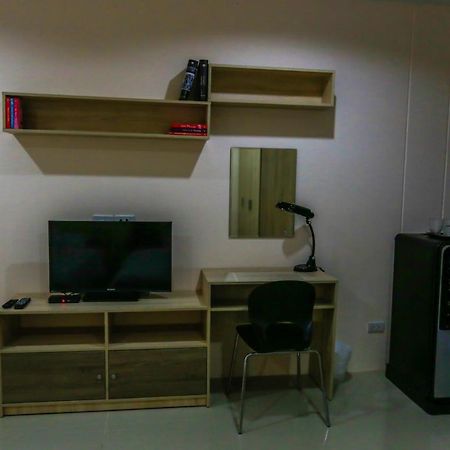 Tempo Plus Apartment Mae Sot Exteriör bild