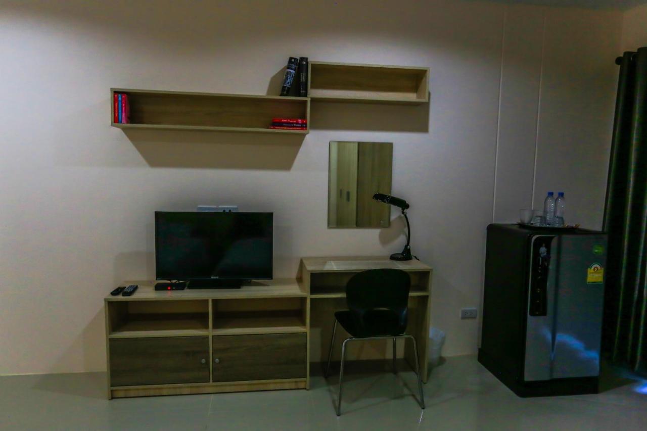 Tempo Plus Apartment Mae Sot Exteriör bild