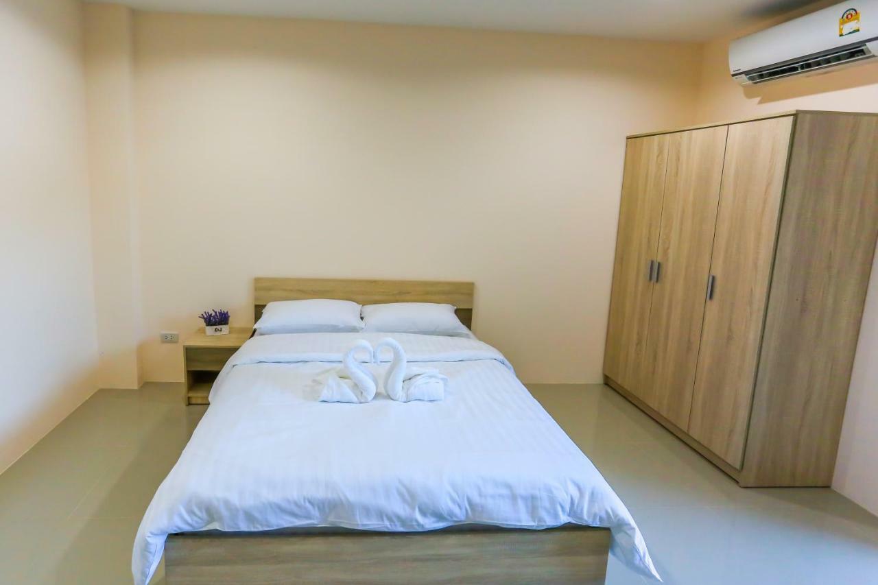 Tempo Plus Apartment Mae Sot Exteriör bild